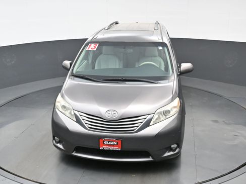 Used 2013 Toyota Sienna XLE image 35