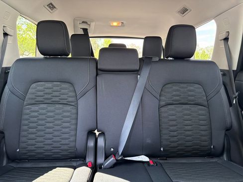 Used 2025 Nissan Pathfinder S FWD image 51