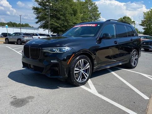 Used 2020 BMW X7 M50i image 3