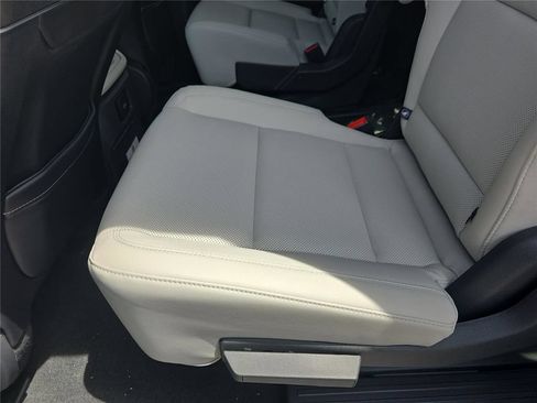 New 2026 Lincoln Navigator Premiere AWD/4WD image 12