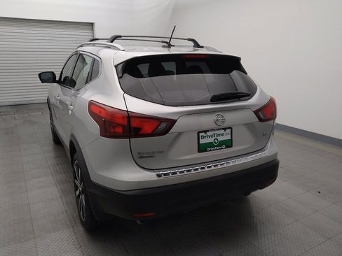Used 2018 Nissan Rogue Sport SL image 6