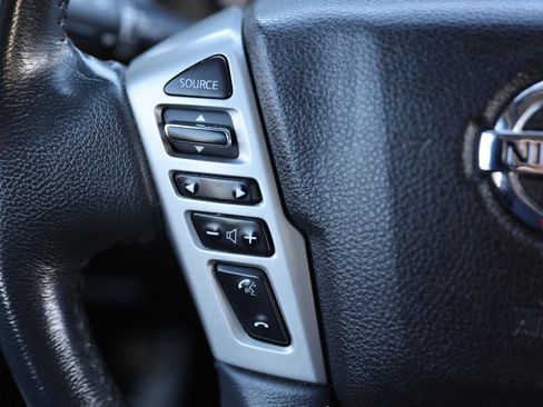 Used 2017 Nissan Titan SL image 44