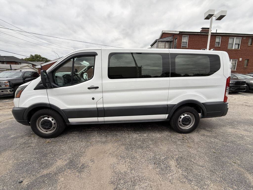 Used 2017 Ford Transit 150 XL RWD image 7