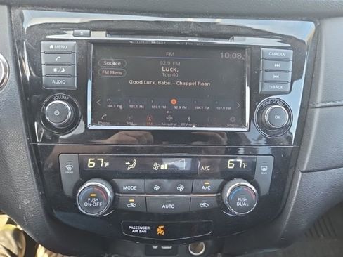 Used 2020 Nissan Rogue SV AWD/4WD image 17