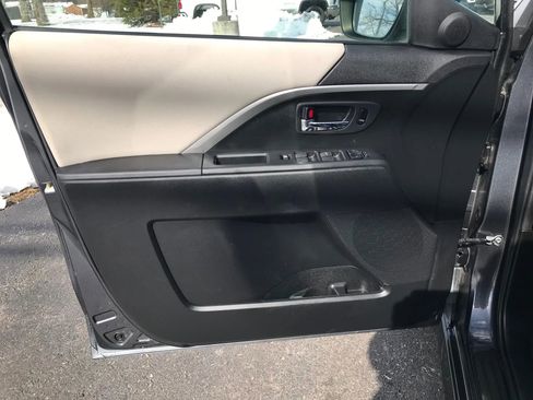 Used 2015 MAZDA MAZDA5 Grand Touring image 12