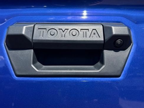 Used 2025 Toyota Tacoma TRD Off-Road AWD/4WD image 13