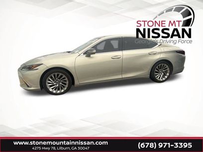 Used 2019 Lexus ES 350 Ultra Luxury w/ Accessory Package 2