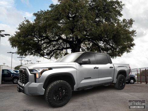 Used 2022 Toyota Tundra SR5 image 1