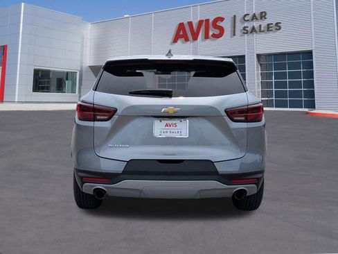 Used 2025 Chevrolet Blazer LT FWD image 7