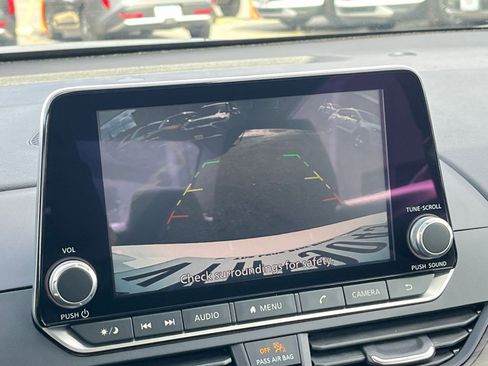 Used 2025 Nissan Altima 2.5 SV image 24