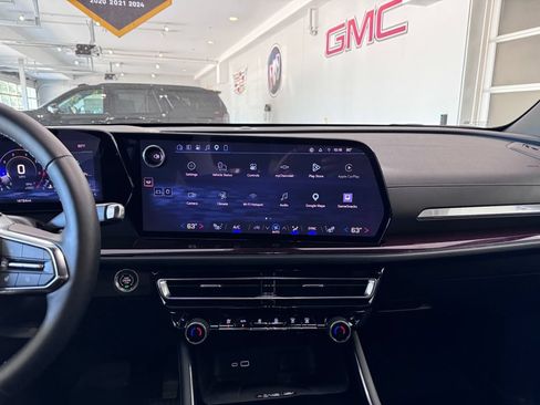 Certified 2026 Chevrolet Traverse Z71 w/ Driver Confidence Package AWD/4WD image 18