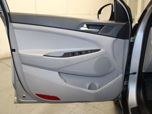 Used 2020 Hyundai Tucson SE AWD/4WD image 25