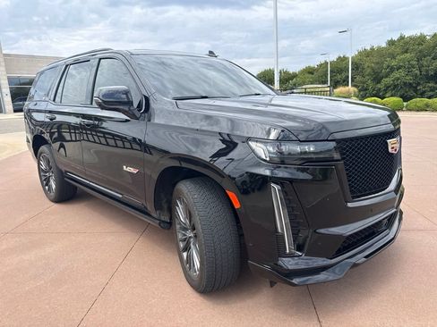 Used 2024 Cadillac Escalade V AWD/4WD image 3