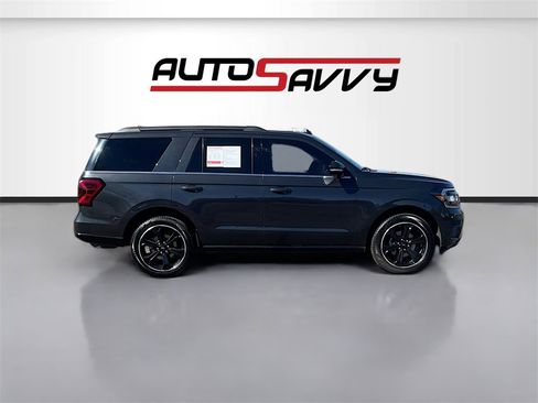 Used 2024 Ford Expedition Limited image 8