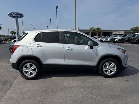 Used 2022 Chevrolet Trax LS w/ Tint and Cruise Package image 3