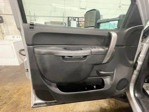 Used 2014 GMC Sierra 2500 SLE w/ SLE Preferred Package image 11