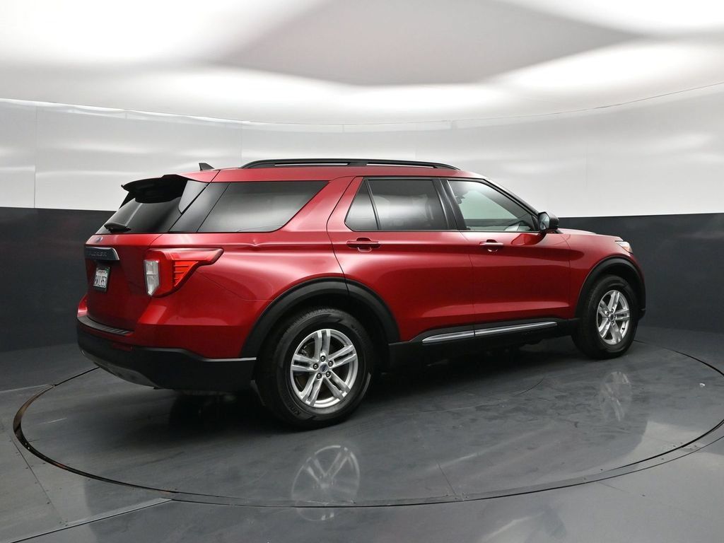 Used 2021 Ford Explorer XLT w/ Equipment Group 202A RWD image 24