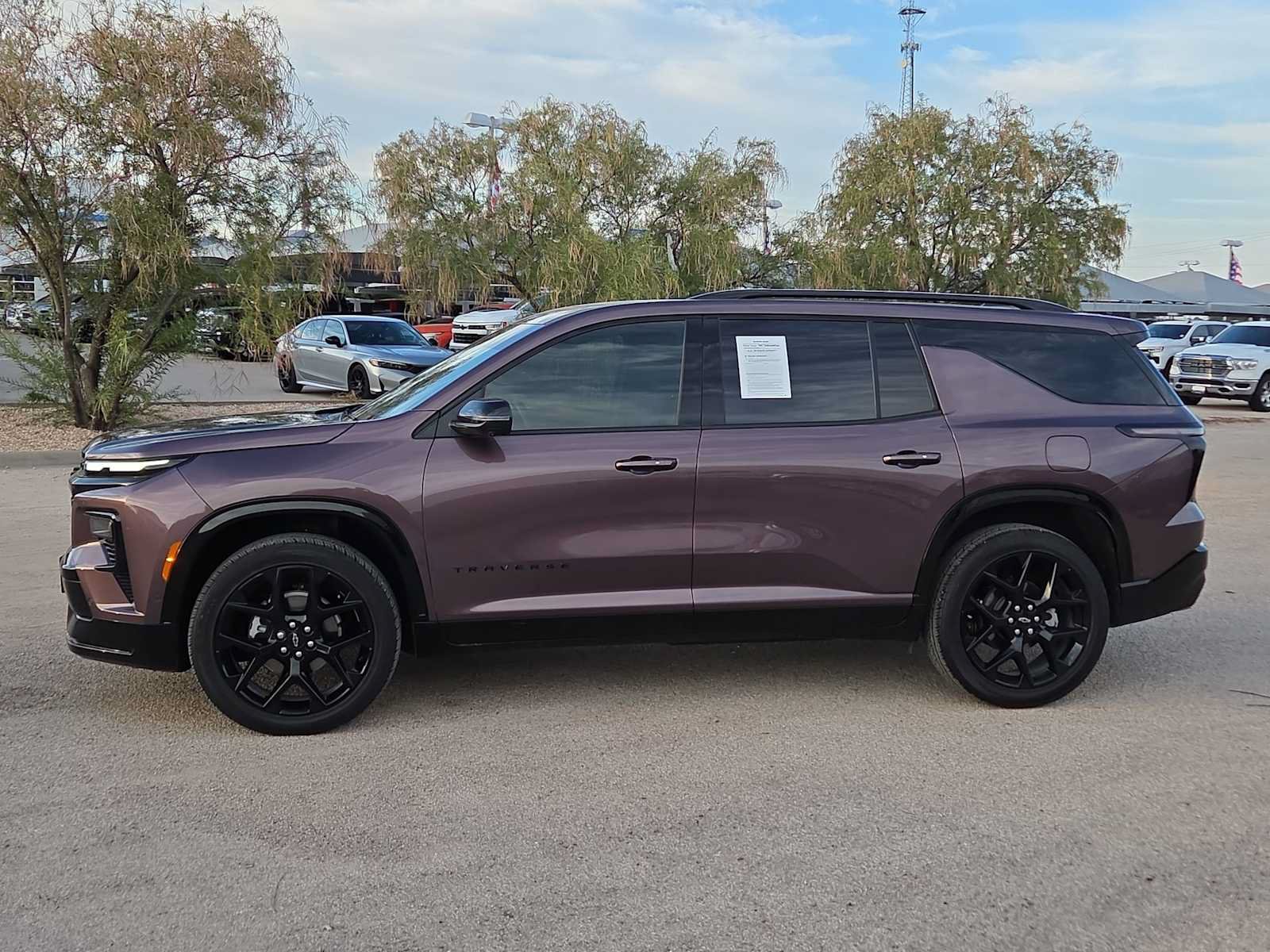Used 2026 Chevrolet Traverse RS w/ LPO, Floor Liner Package FWD image 5