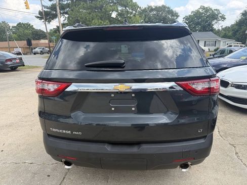 Used 2020 Chevrolet Traverse LT w/ LT Premium Package AWD/4WD image 5