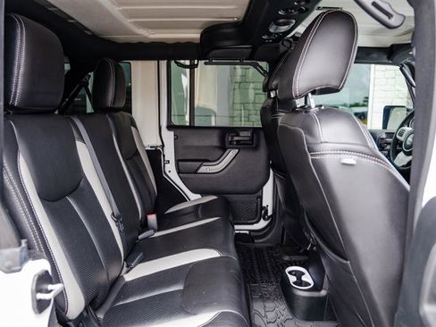 Used 2018 Jeep Wrangler Unlimited Sport S AWD/4WD image 36