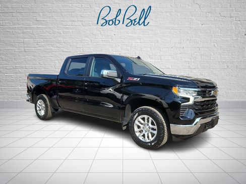 Certified 2022 Chevrolet Silverado 1500 LT w/ Z71 Off-Road Package AWD/4WD image 1