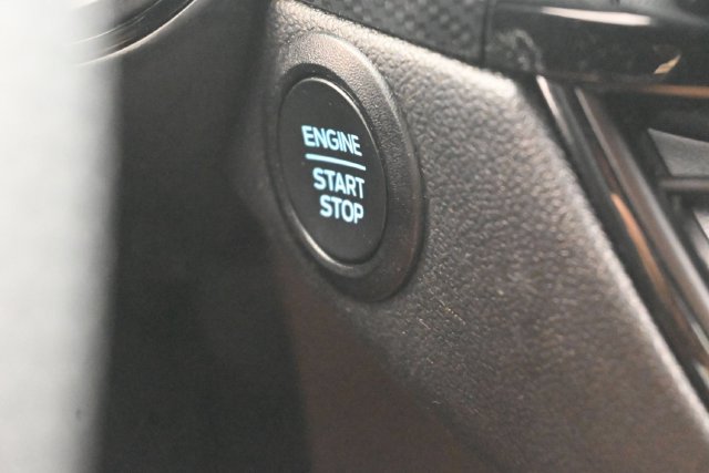 Used 2025 Ford Escape ST-Line FWD image 21