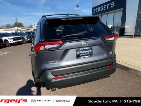 Used 2021 Toyota RAV4 XLE image 9