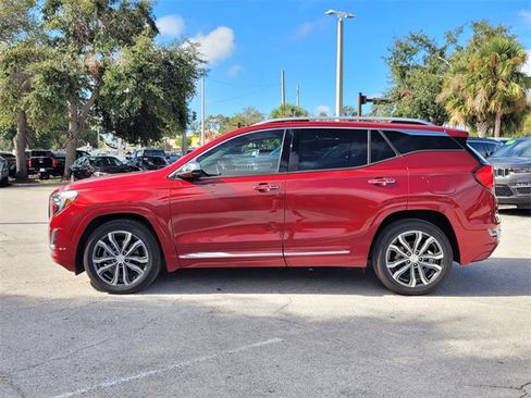 Used 2019 GMC Terrain Denali w/ Advanced Safety Package image 7