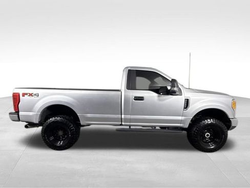 Used 2017 Ford F250 XL w/ Power Equipment Group AWD/4WD image 10