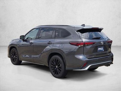 Used 2025 Toyota Highlander XSE AWD/4WD image 7