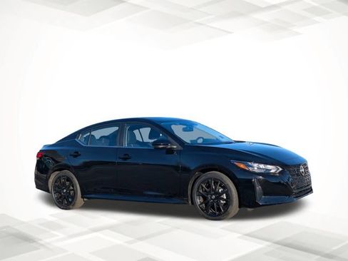 Used 2025 Nissan Sentra SR w/ Midnight Edition image 2