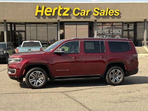 Used 2025 Jeep Wagoneer 4WD image 1