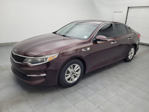 Used 2018 Kia Optima LX FWD image 2