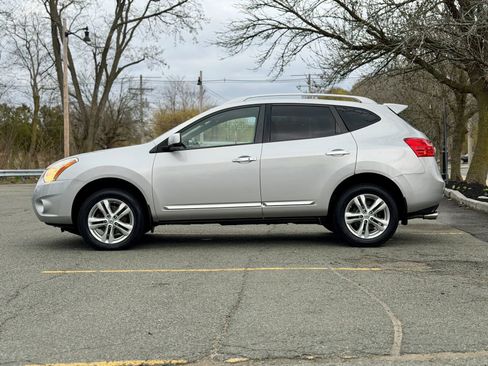 Used 2013 Nissan Rogue SV AWD/4WD image 2