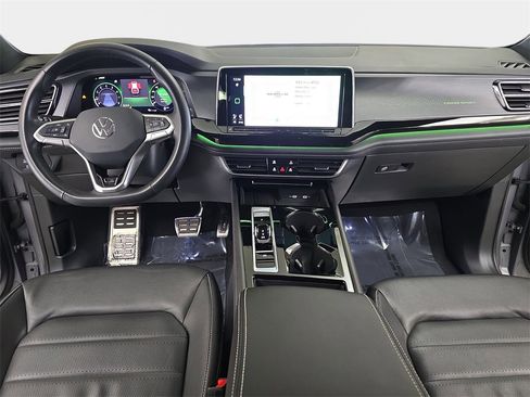 Used 2025 Volkswagen Atlas Cross Sport SEL R-Line image 10