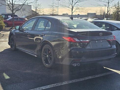 Certified 2025 Toyota Camry SE image 5