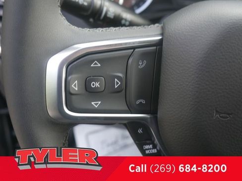 New 2026 RAM 1500 4x4 Crew Cab image 27