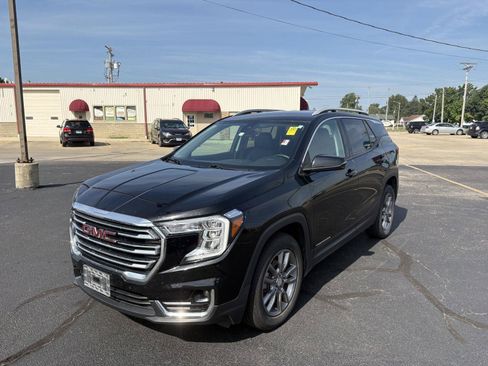 Used 2024 GMC Terrain SLT AWD/4WD image 4