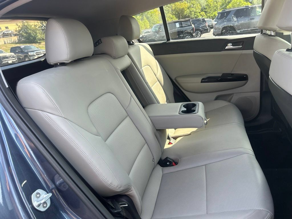 Used 2020 Kia Sportage EX FWD image 35