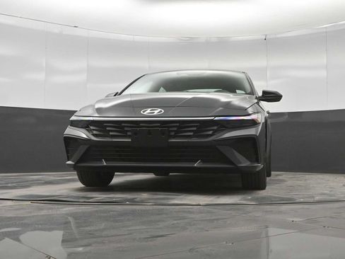 New 2026 Hyundai Elantra Sport FWD image 34