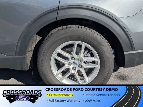 New 2025 Ford Explorer Active image 8