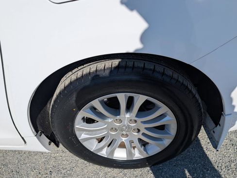 Used 2014 Toyota Sienna XLE image 10