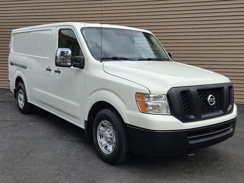 Used 2020 Nissan NV 3500 SV image 7