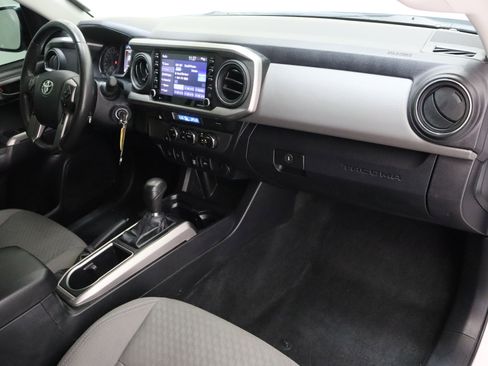 Used 2022 Toyota Tacoma SR5 w/ Technology Package RWD image 34