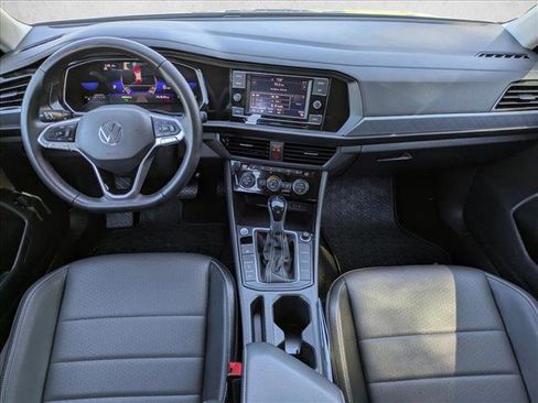 Used 2023 Volkswagen Jetta SE image 16