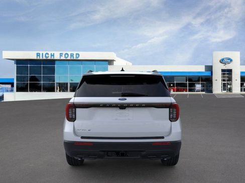 New 2026 Ford Explorer Active RWD image 6