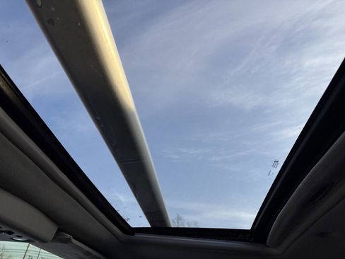 Used 2005 HUMMER H2 SUT w/ Preferred Equipment Group image 28