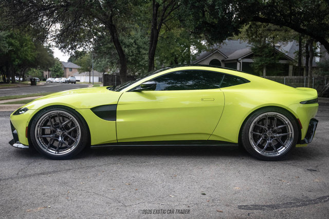 Used 2020 Aston Martin V8 Vantage Coupe RWD image 2