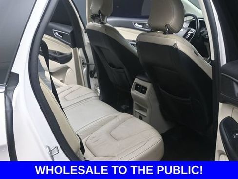Used 2015 Ford Edge Titanium FWD image 20