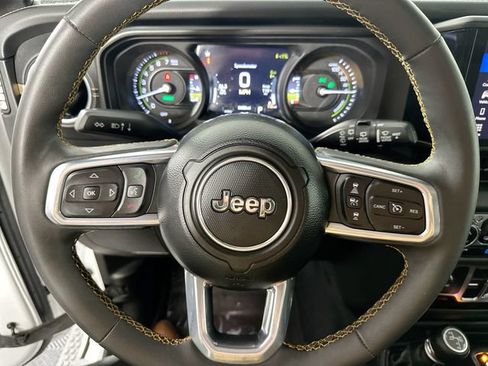 Used 2024 Jeep Wrangler Unlimited Sahara w/ Safety Group AWD/4WD image 20